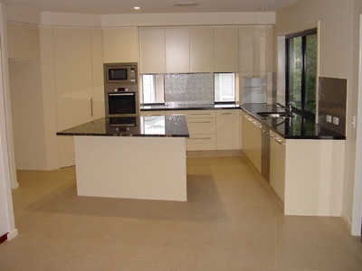 Brakes-Miami home — kitchen