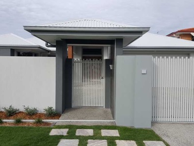 Lindsay-Paradise Point home — front/exterior