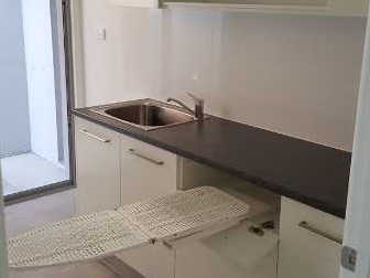 Lindsay-Paradise Point home — laundry