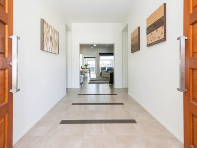 Lindsay-Paradise Point home, photo 3