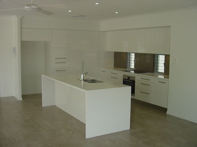 Lindsay-Paradise Point home — kitchen