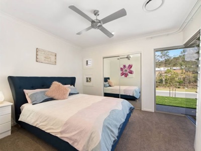 Lone Pine home, photo 12