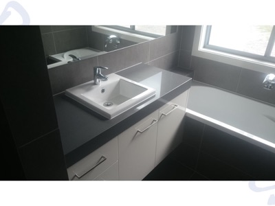 North Point-Riverlinks home — ensuite/bathroom