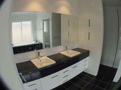 Southaven-Riverlinks home — ensuite/bathroom