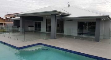 Lindsay – Paradise Point